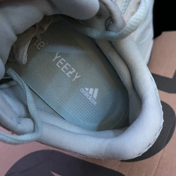 YEEZY BOOST 700 SALT 💯 Authentic - Picture 9 of 11